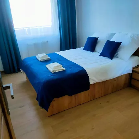 Topazowa 30 דירה